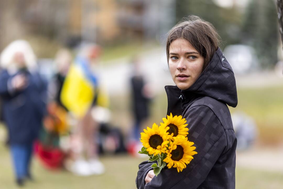 Vilniuje moterys susirinko protestuoti prieš Rusijos karių žiaurumą