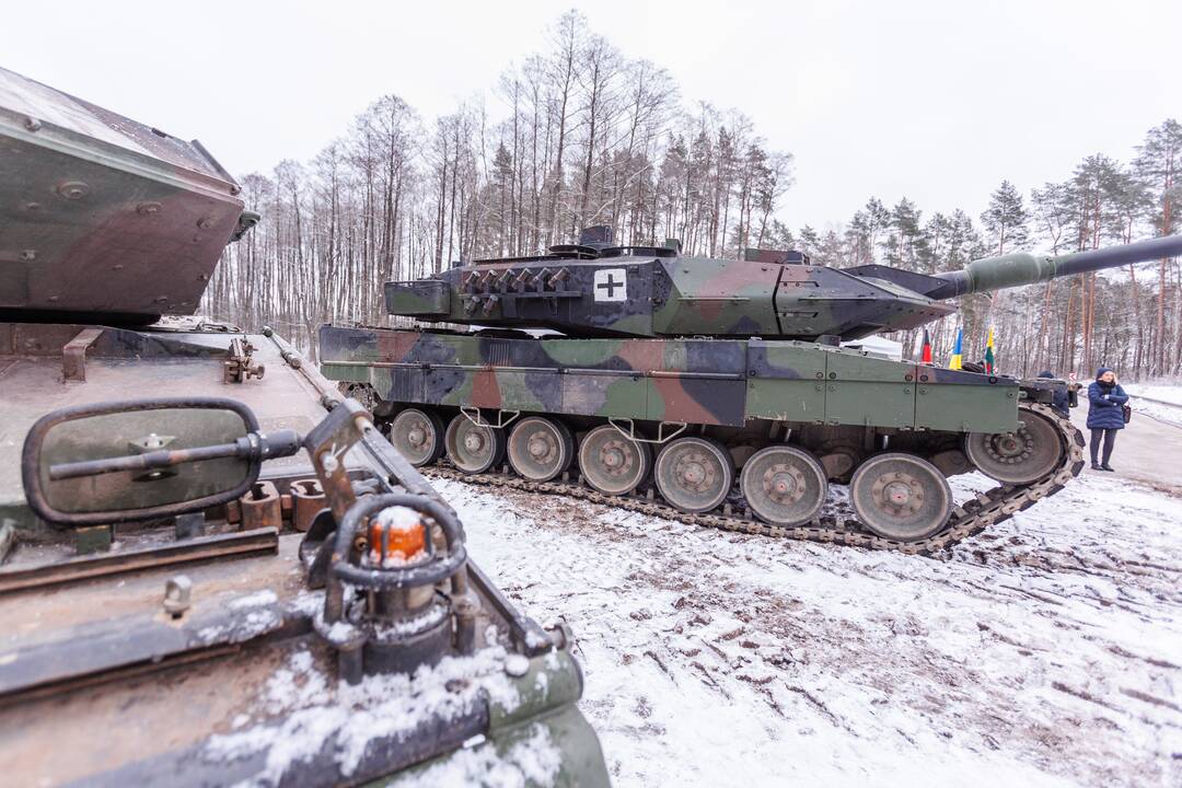 Tankų „Leopard“ testavimas Gaižiūnų poligone