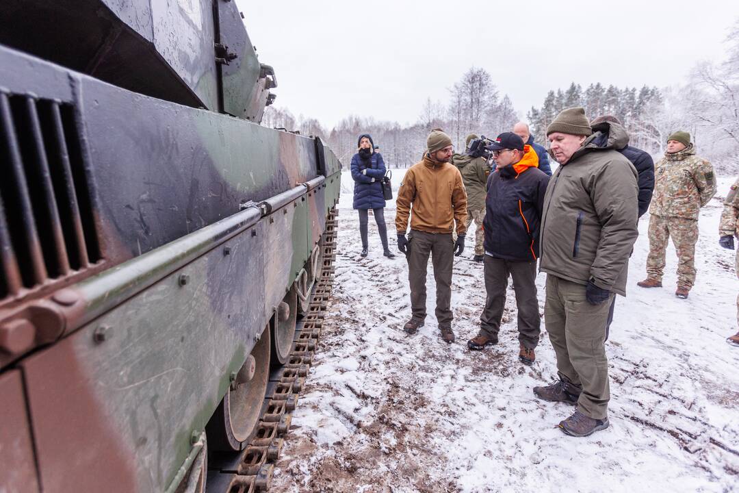 Tankų „Leopard“ testavimas Gaižiūnų poligone