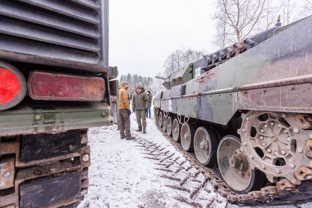 Tankų „Leopard“ testavimas Gaižiūnų poligone