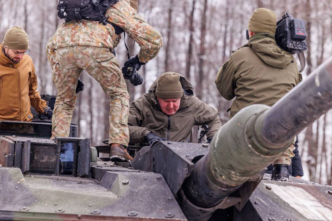 Tankų „Leopard“ testavimas Gaižiūnų poligone