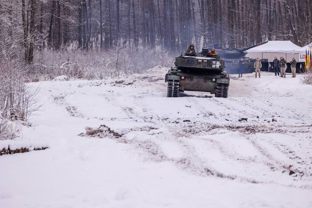 Tankų „Leopard“ testavimas Gaižiūnų poligone