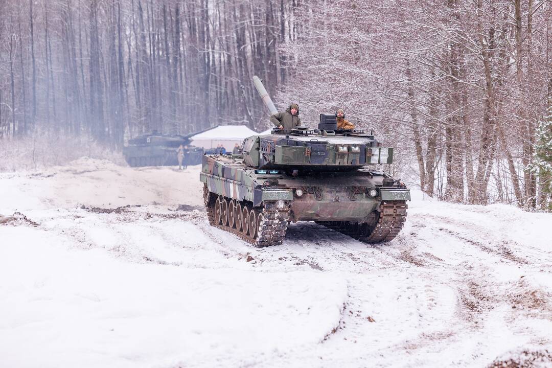 Tankų „Leopard“ testavimas Gaižiūnų poligone