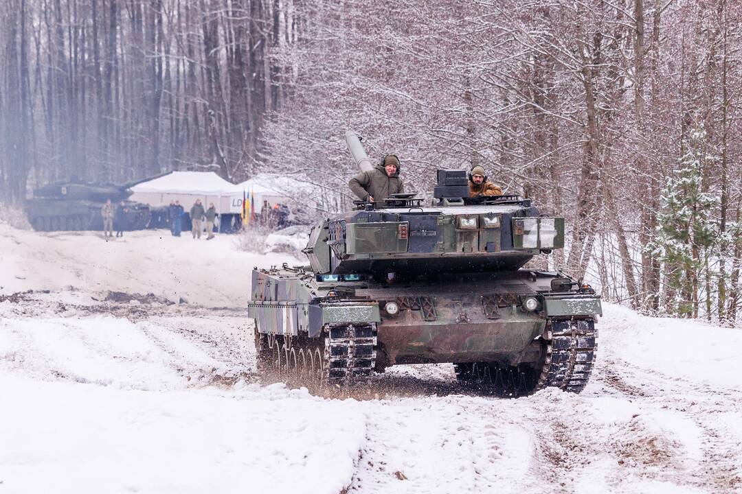 Tankų „Leopard“ testavimas Gaižiūnų poligone