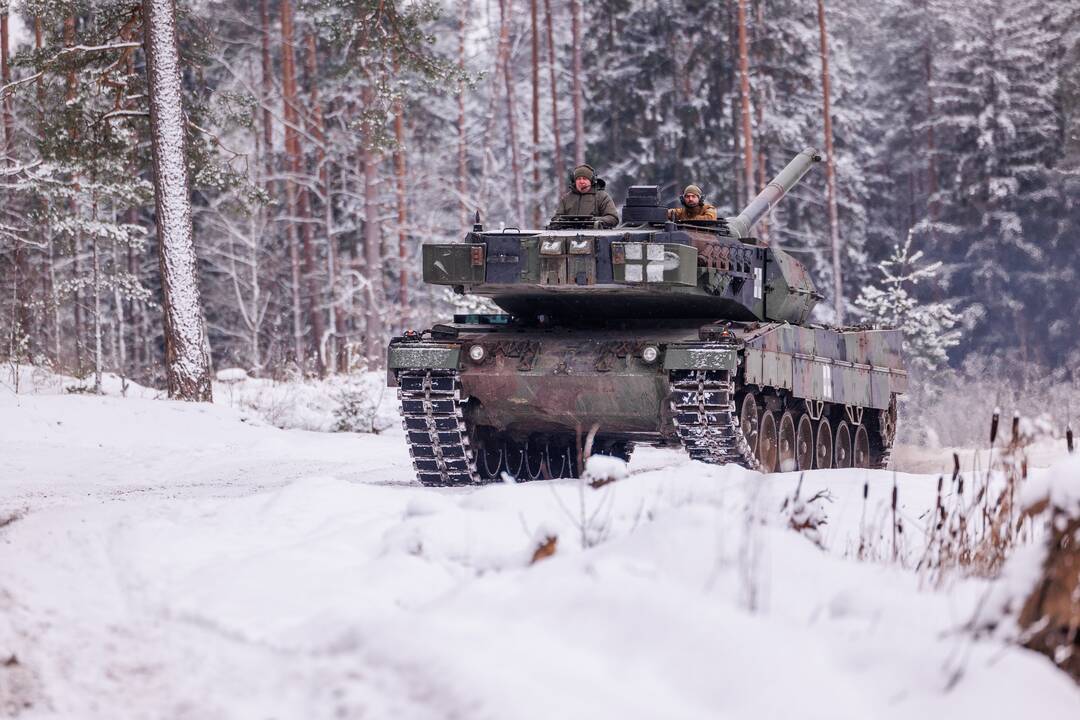 Tankų „Leopard“ testavimas Gaižiūnų poligone