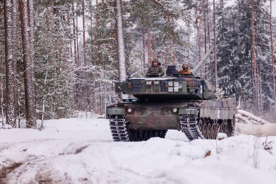 Tankų „Leopard“ testavimas Gaižiūnų poligone