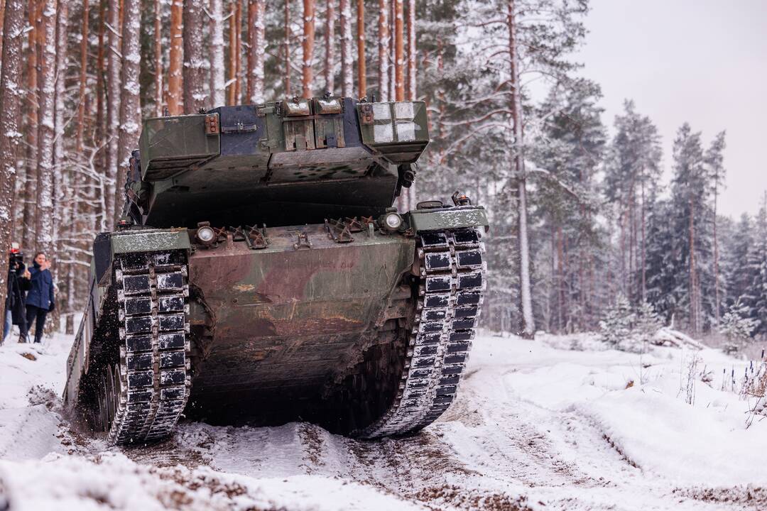 Tankų „Leopard“ testavimas Gaižiūnų poligone