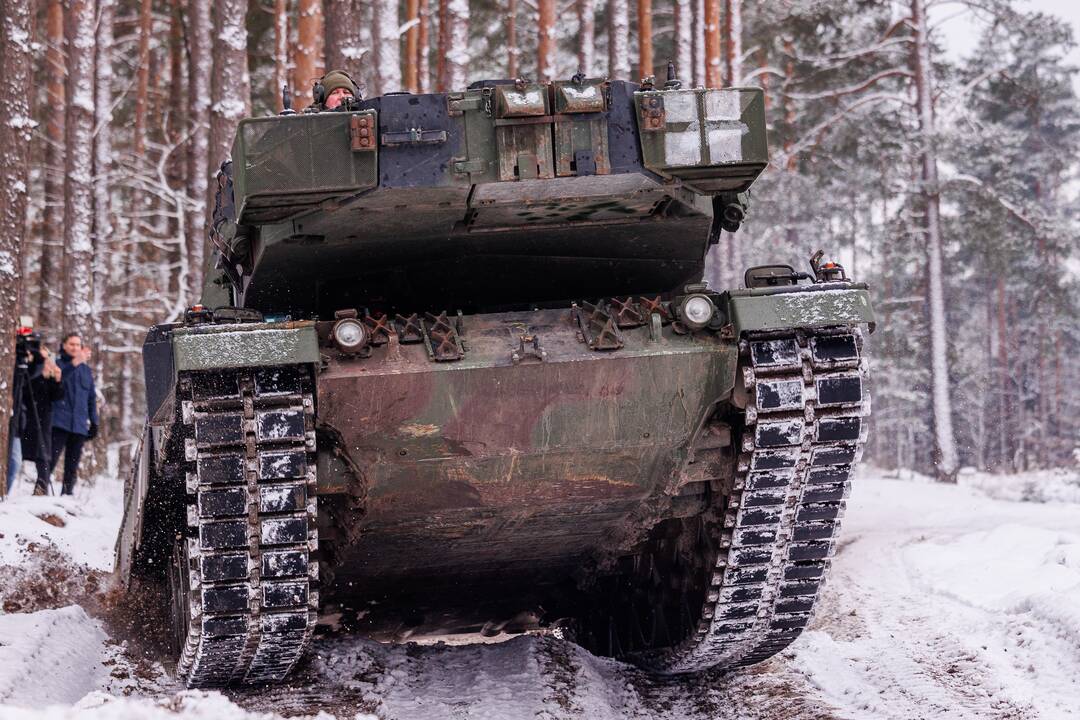 Tankų „Leopard“ testavimas Gaižiūnų poligone