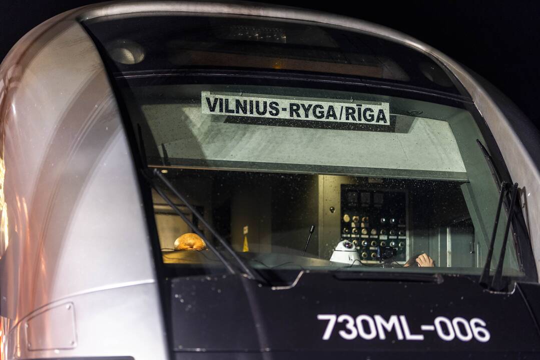 Išvyko pirmasis traukinys iš Vilniaus į Rygą