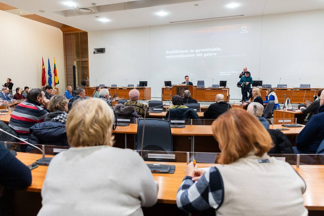Vilniaus mero susitikimas su nukentėjusiais Viršuliškių daugiabučio gyventojais