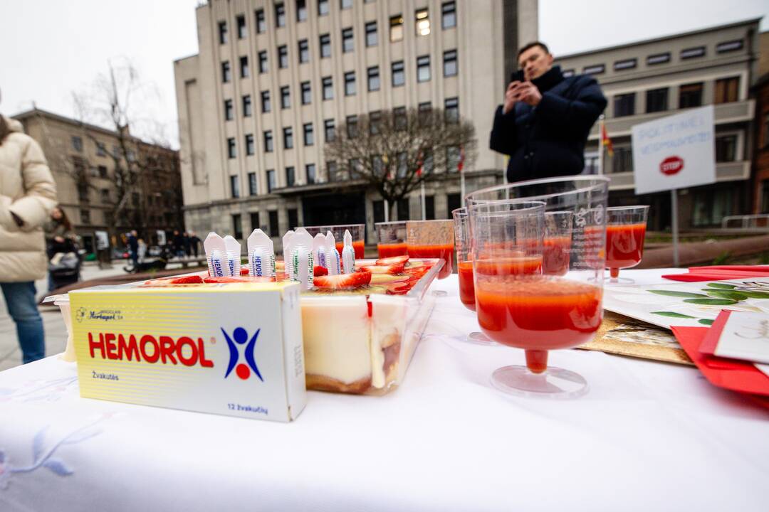 Protestas prie Kauno savivaldybės