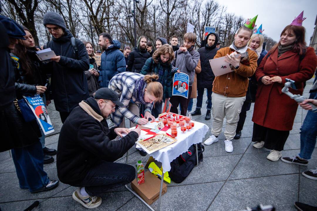 Protestas prie Kauno savivaldybės