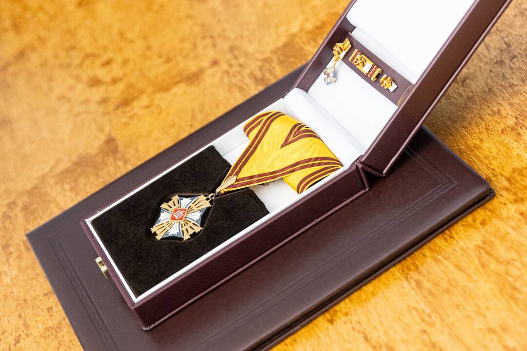 G. Nausėda įteikė Lietuvos valstybės apdovanojimą Ukrainos premjerui