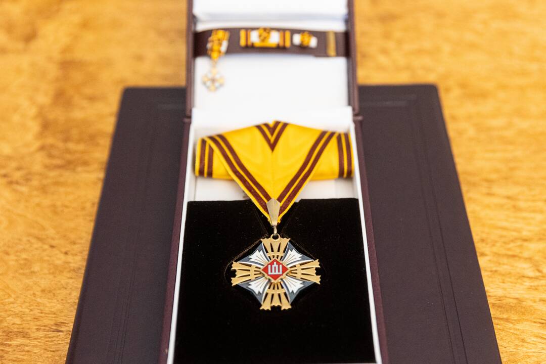 G. Nausėda įteikė Lietuvos valstybės apdovanojimą Ukrainos premjerui
