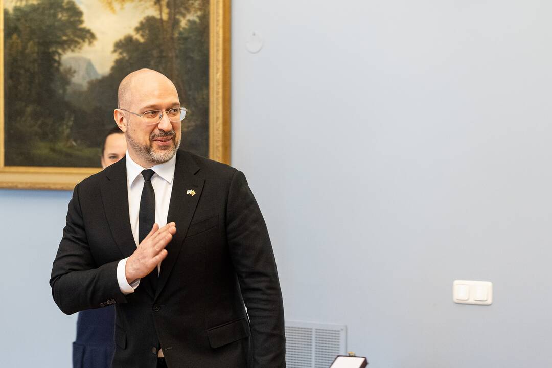 G. Nausėda įteikė Lietuvos valstybės apdovanojimą Ukrainos premjerui