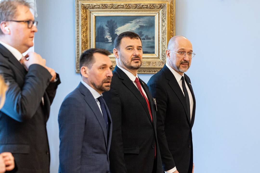 G. Nausėda įteikė Lietuvos valstybės apdovanojimą Ukrainos premjerui
