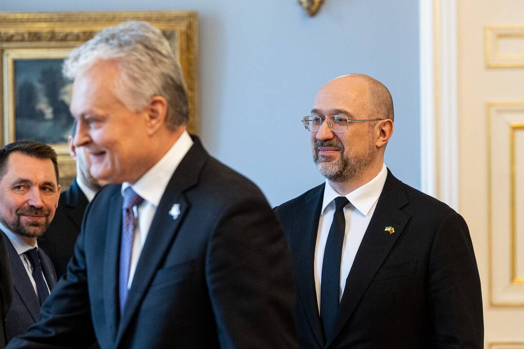 G. Nausėda įteikė Lietuvos valstybės apdovanojimą Ukrainos premjerui