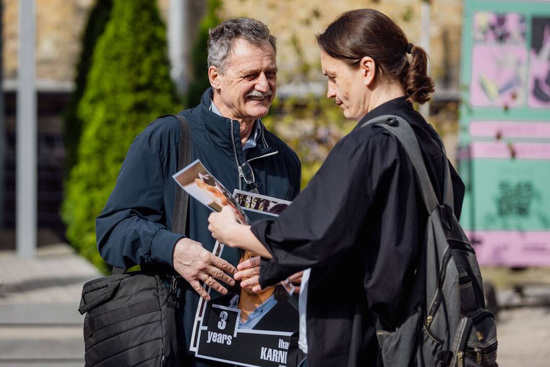 Simboliškai „išlaisvinti“ 35 Baltarusijoje kalintys žurnalistai 
