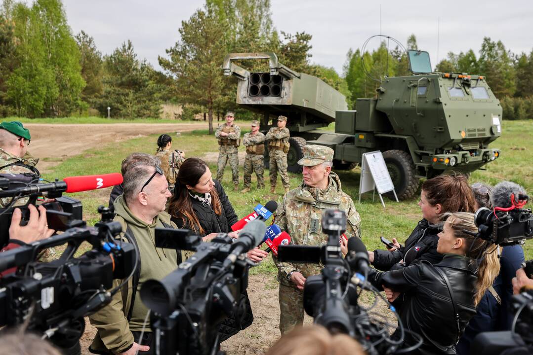 Pratybos su HIMARS