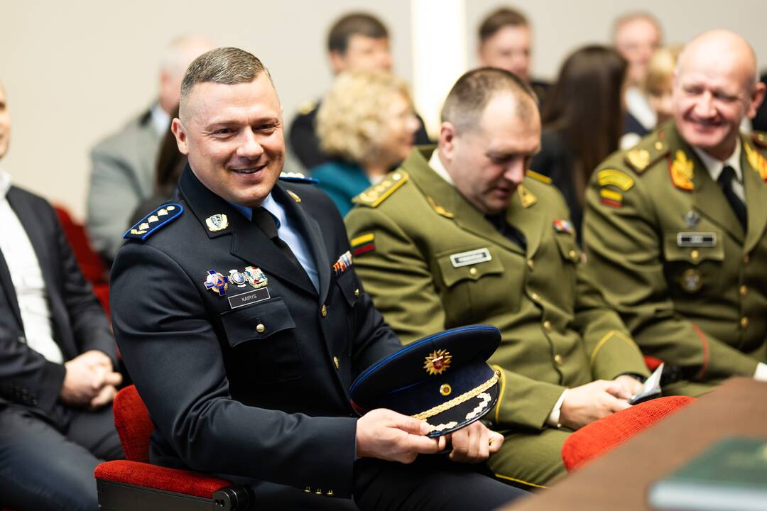 Naujas Kalėjimų tarnybos vadovas M. Kairys davė priesaiką