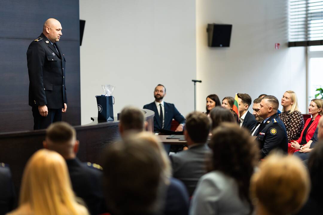 Naujas Kalėjimų tarnybos vadovas M. Kairys davė priesaiką