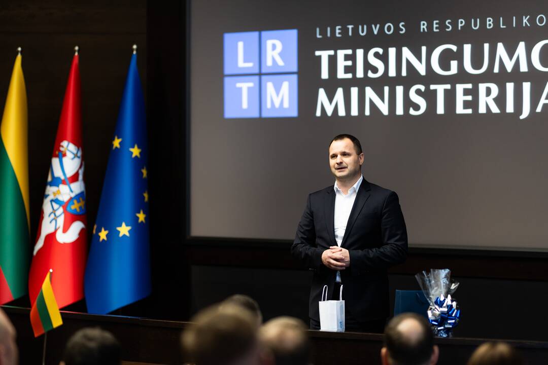 Naujas Kalėjimų tarnybos vadovas M. Kairys davė priesaiką