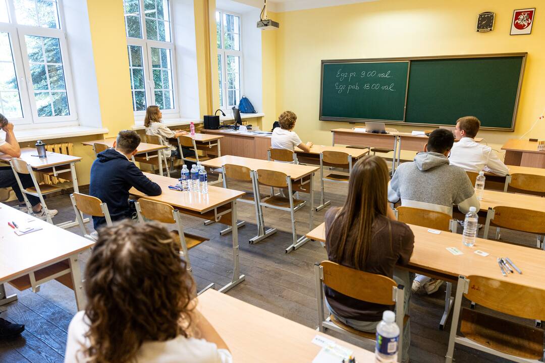 Vilniaus Antakalnio gimnazijoje laikomas lietuvių kalbos ir literatūros brandos egzaminas