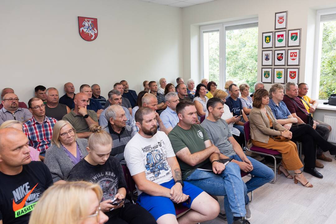 Institucijų atstovų susitikimas aptarti karinių poligonų steigimo su Šilalės bendruomene