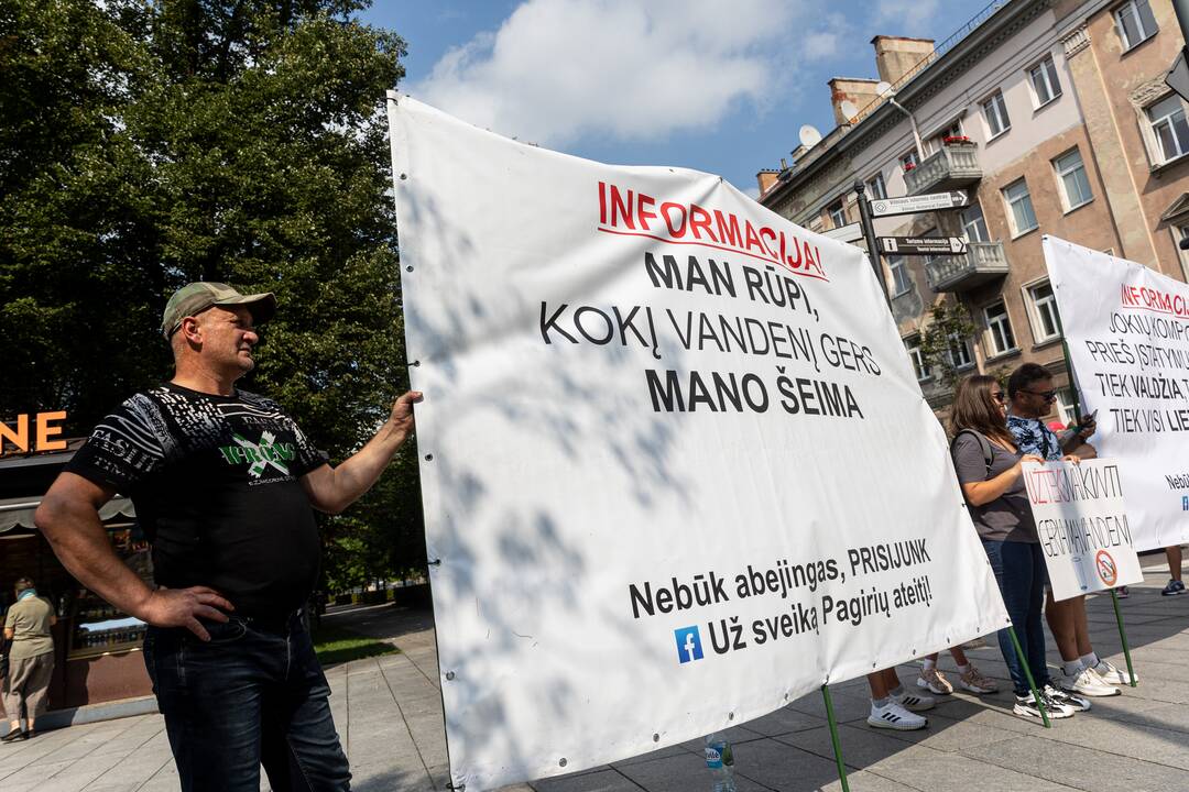 Piketas prieš „Homanit“ gamyklą šalia Vilniaus