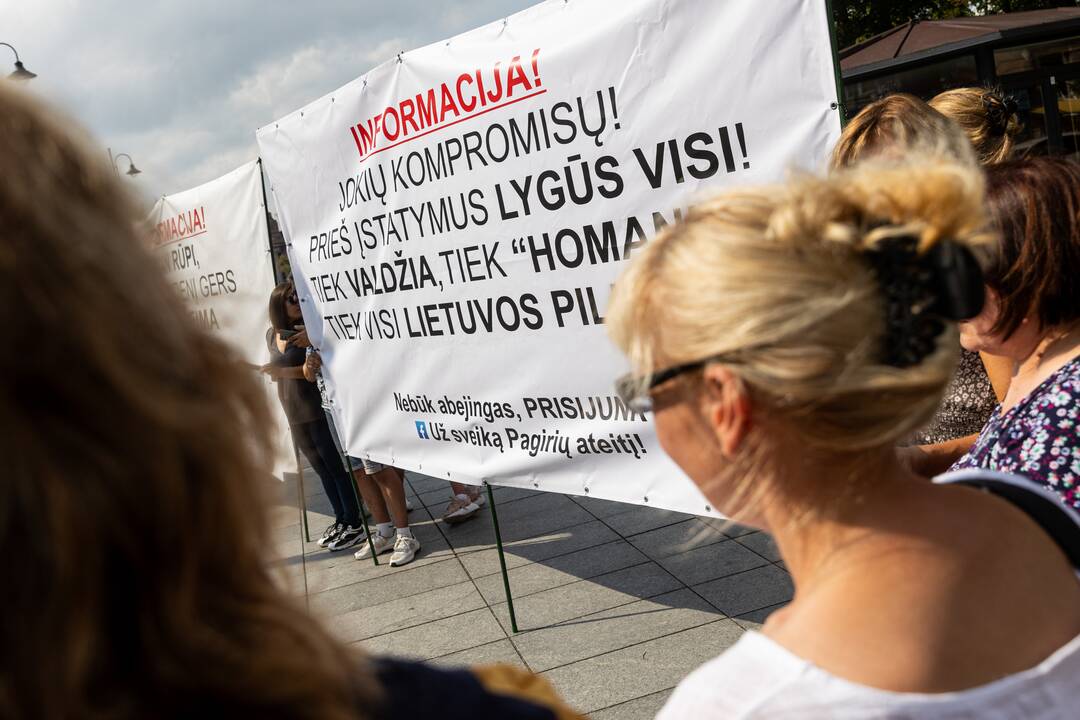 Piketas prieš „Homanit“ gamyklą šalia Vilniaus