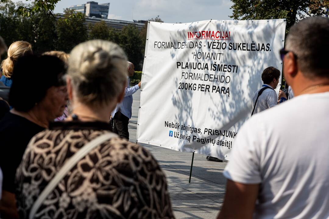 Piketas prieš „Homanit“ gamyklą šalia Vilniaus