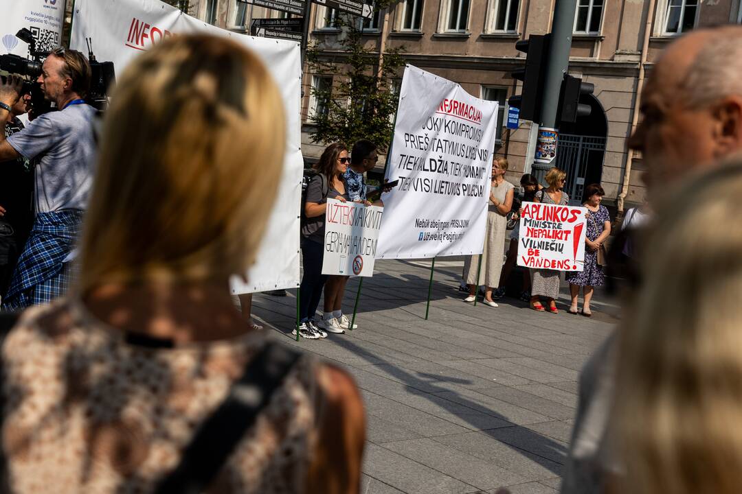 Piketas prieš „Homanit“ gamyklą šalia Vilniaus