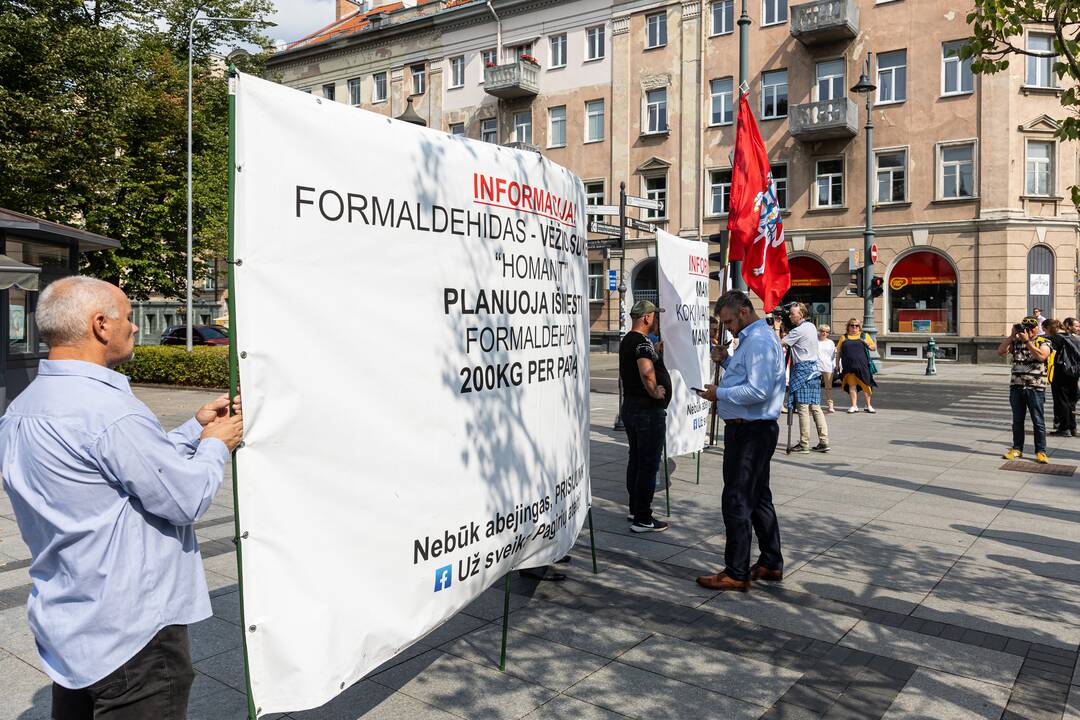 Piketas prieš „Homanit“ gamyklą šalia Vilniaus