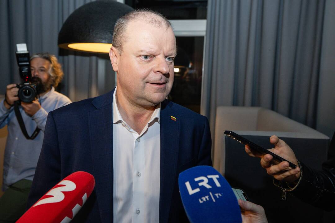S. Skvernelis atvyko į LSDP štabą susitikti su V. Blinkevičiūte