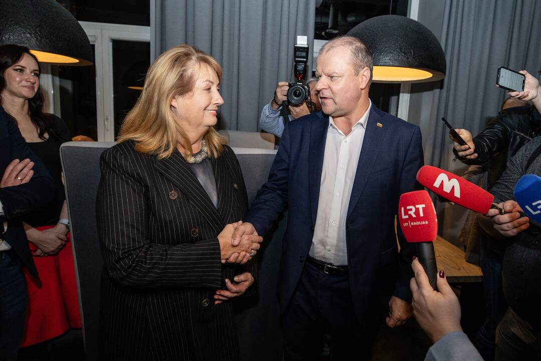 S. Skvernelis atvyko į LSDP štabą susitikti su V. Blinkevičiūte