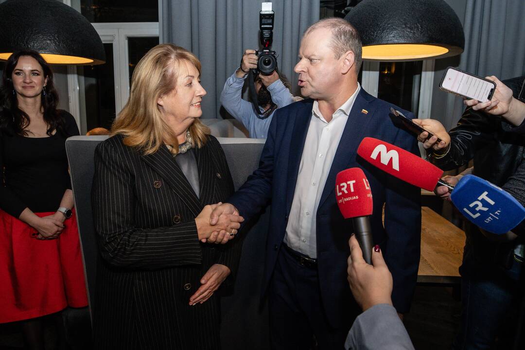 S. Skvernelis atvyko į LSDP štabą susitikti su V. Blinkevičiūte