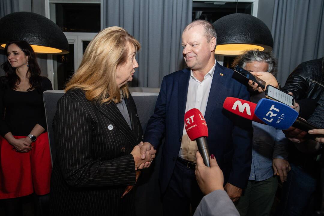 S. Skvernelis atvyko į LSDP štabą susitikti su V. Blinkevičiūte
