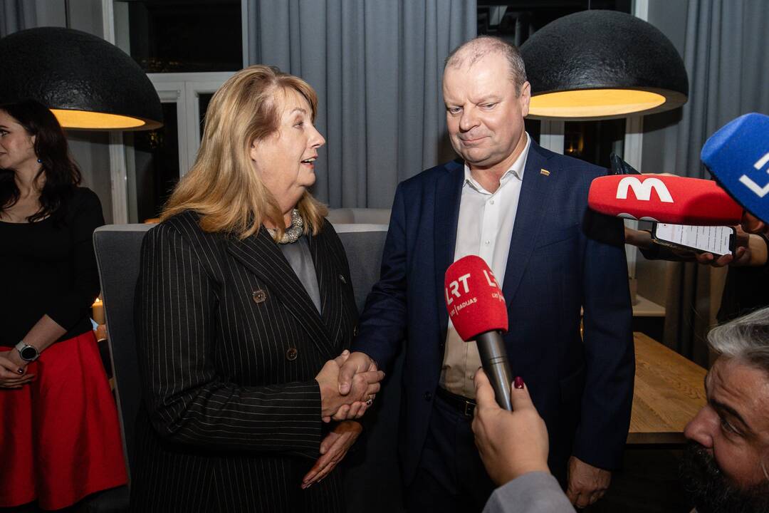 S. Skvernelis atvyko į LSDP štabą susitikti su V. Blinkevičiūte