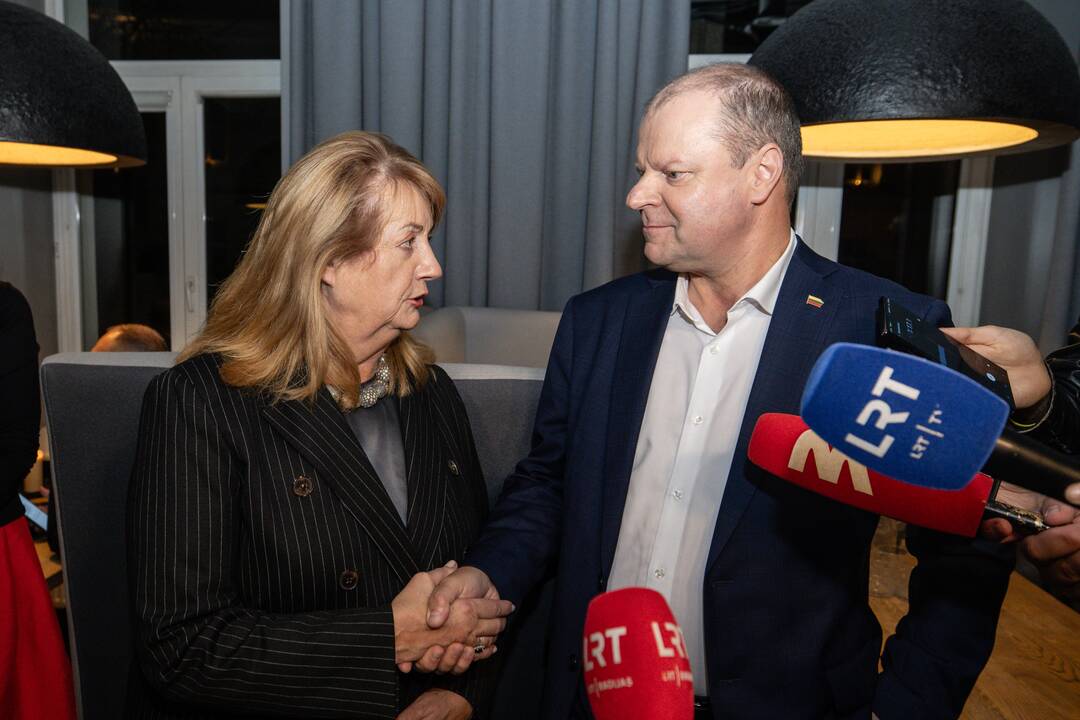 S. Skvernelis atvyko į LSDP štabą susitikti su V. Blinkevičiūte