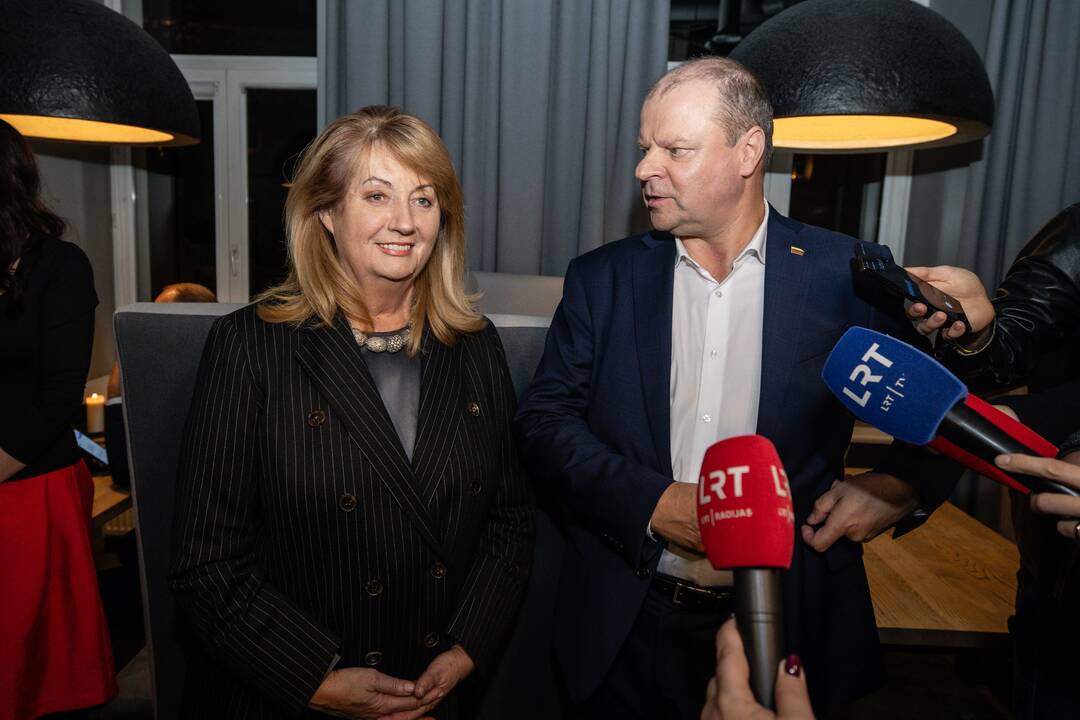 S. Skvernelis atvyko į LSDP štabą susitikti su V. Blinkevičiūte
