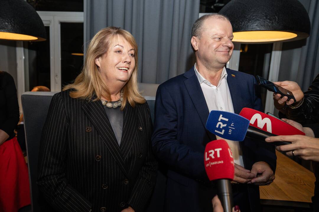 S. Skvernelis atvyko į LSDP štabą susitikti su V. Blinkevičiūte