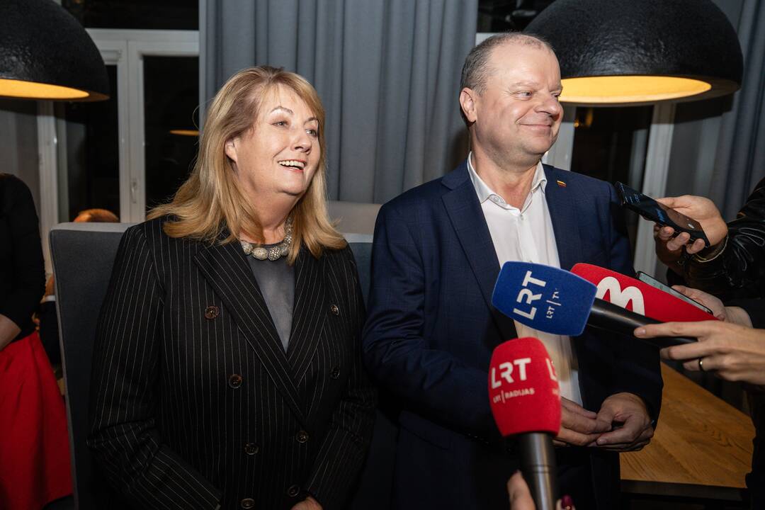 S. Skvernelis atvyko į LSDP štabą susitikti su V. Blinkevičiūte