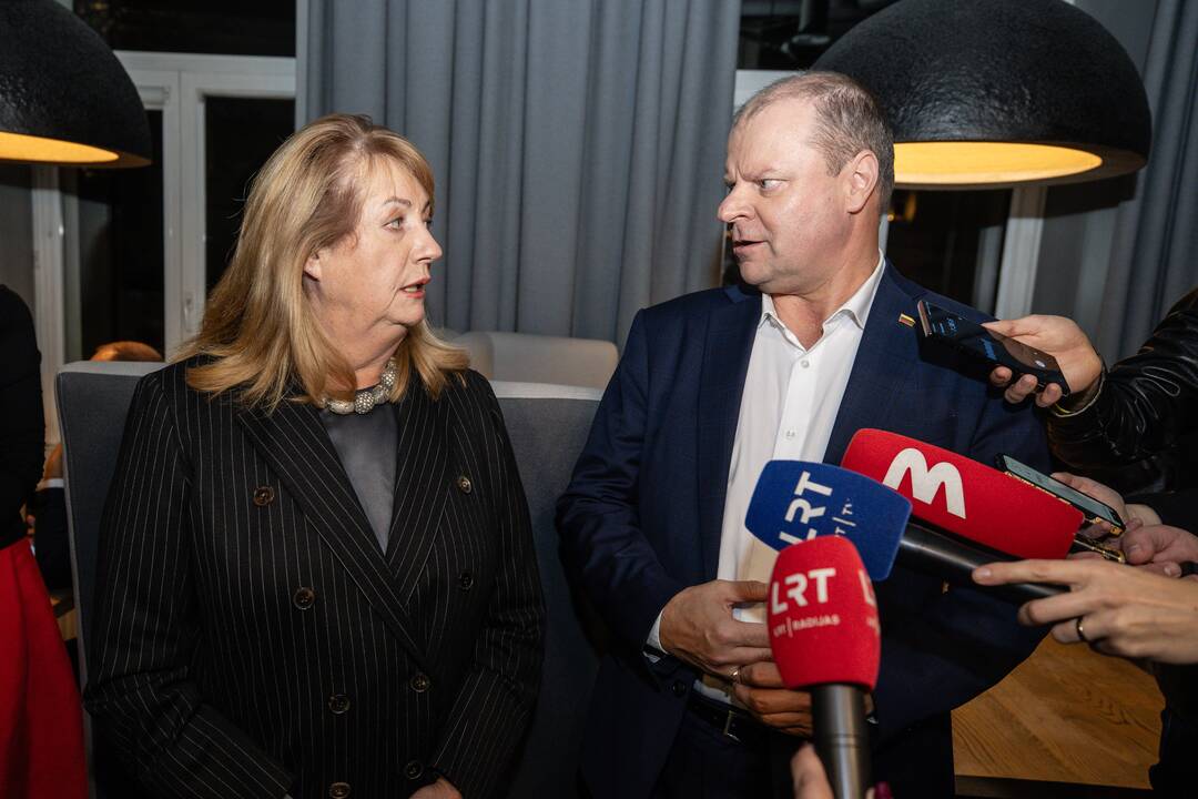 S. Skvernelis atvyko į LSDP štabą susitikti su V. Blinkevičiūte