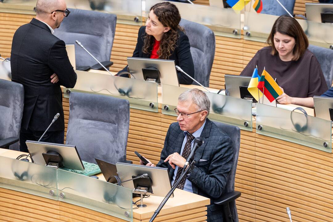 Tryliktasis Lietuvos Respublikos Seimas susirinko į paskutinį posėdį