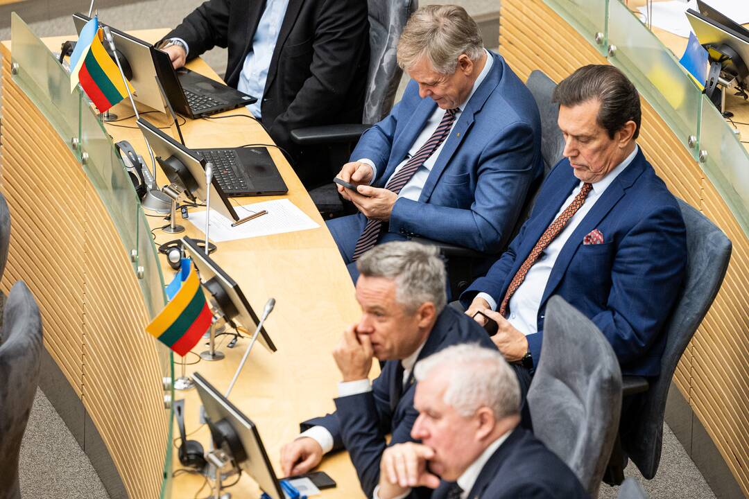 Tryliktasis Lietuvos Respublikos Seimas susirinko į paskutinį posėdį