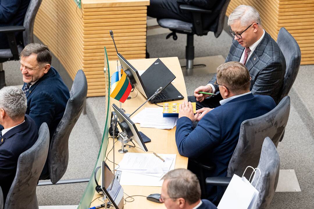 Tryliktasis Lietuvos Respublikos Seimas susirinko į paskutinį posėdį