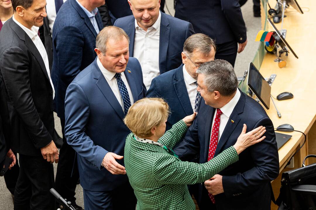 Tryliktasis Lietuvos Respublikos Seimas susirinko į paskutinį posėdį