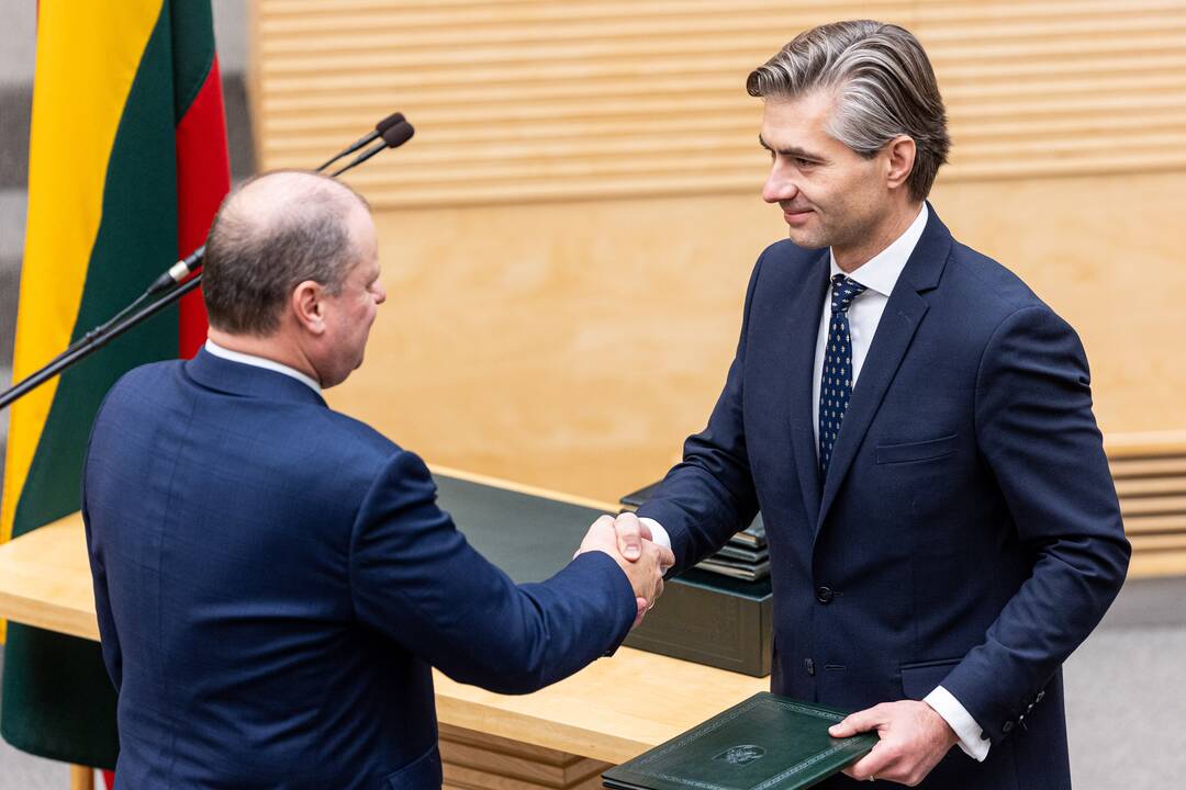 Prisiekė Palucko Ministrų kabineto nariai