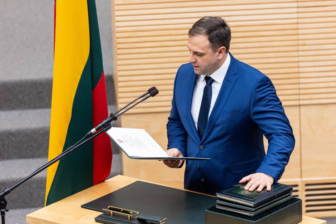 Prisiekė Palucko Ministrų kabineto nariai