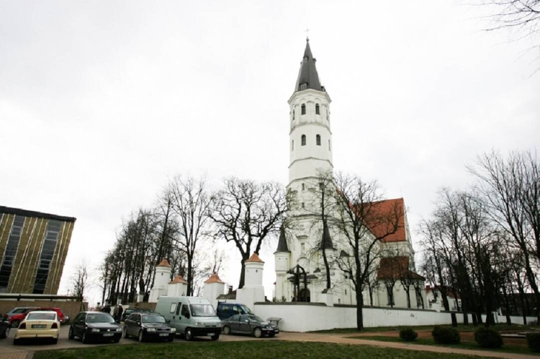 Šiaulių savivaldybė įvardijo, kada tikisi iš miesto centro iškelti sovietų karių palaikus